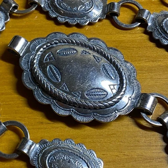 ✨ Vintage Sancrest® / Sanford Silver-Tone Concho Belt | Southwestern | 1960s–70s - Picture 1 of 12